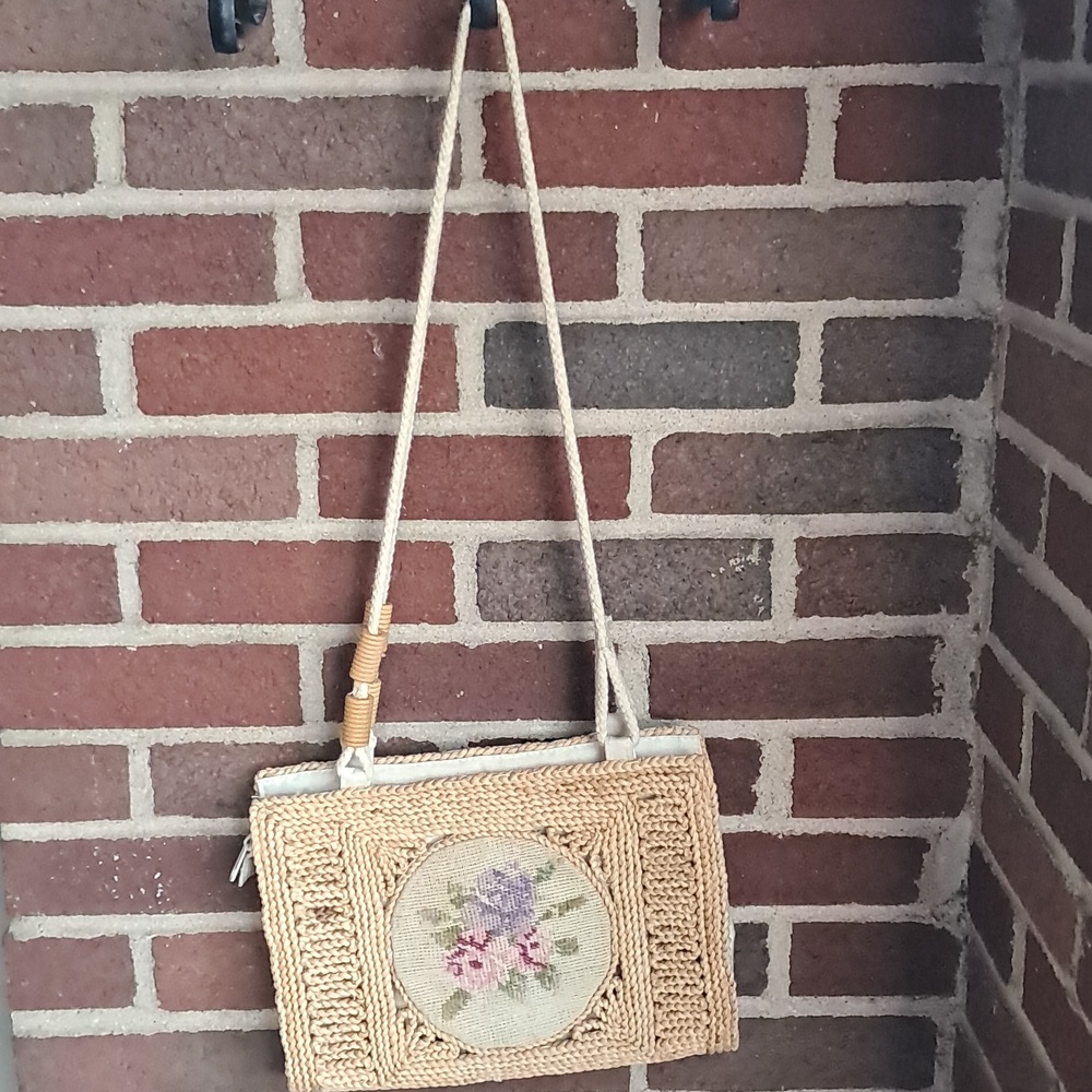 Handcrafted Floral Beige Crochet Purse